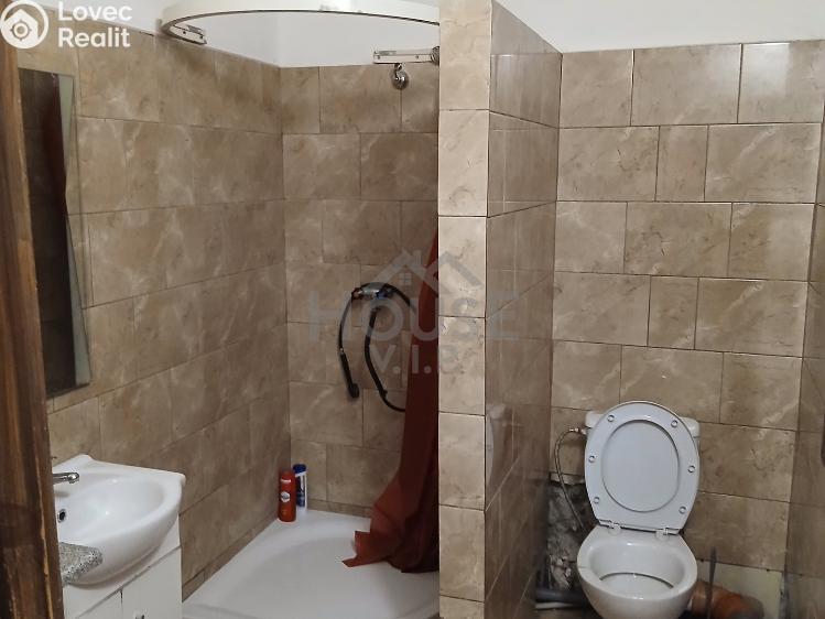 Sale multi-gen house Kostelec nad Labem, nám. Komenského č. 6