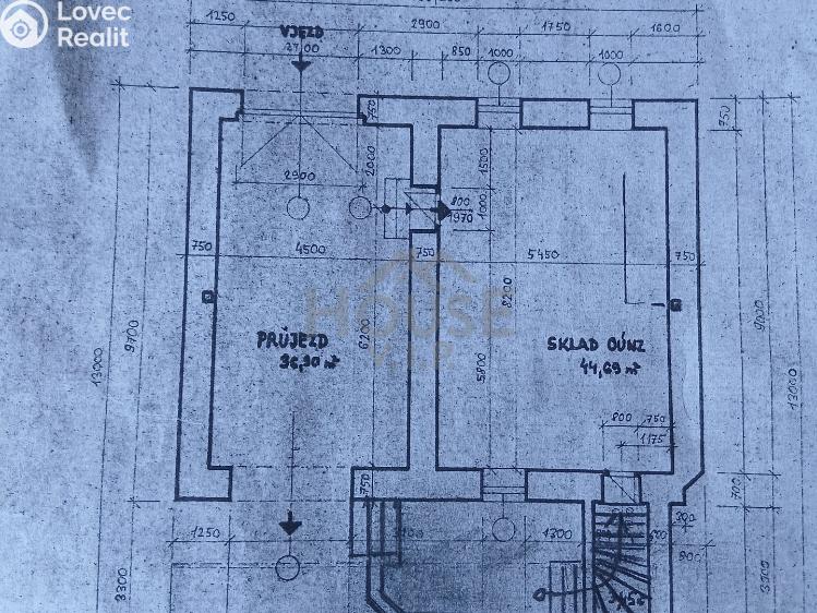 Sale multi-gen house Kostelec nad Labem, nám. Komenského č. 12