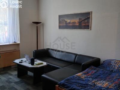 Sale multi-gen house Kostelec nad Labem, nám. Komenského č. 5