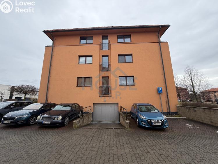 Sale apartment 2+KK Praha, Rotavská č. 7