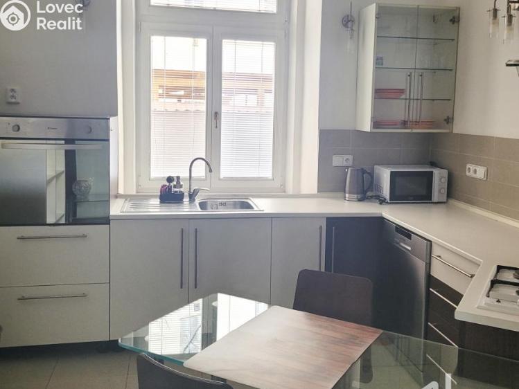 Pronájem bytu 2+1 Praha, Lublaňská č. 3