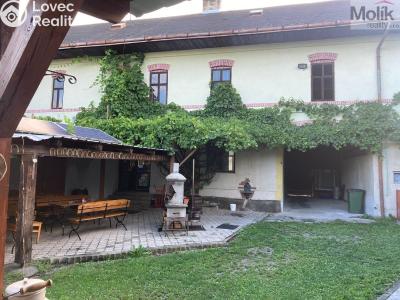 Prodej vícegeneračního domu Horní Moštěnice, Náměstí Dr. M. Tyrše č. 9