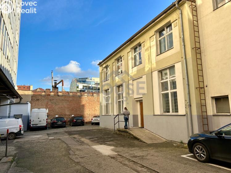 Pronájem kanceláře Praha, U průhonu 466/22 č. 7