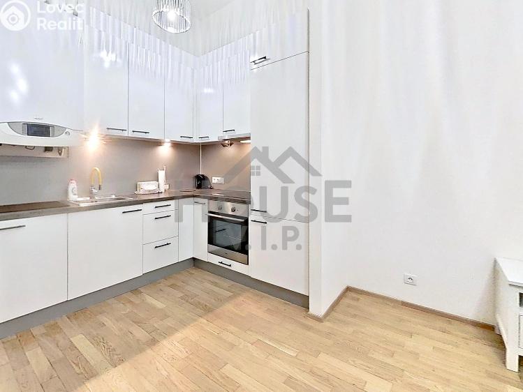 Sale apartment 2+KK Praha, Bořivojova č. 12
