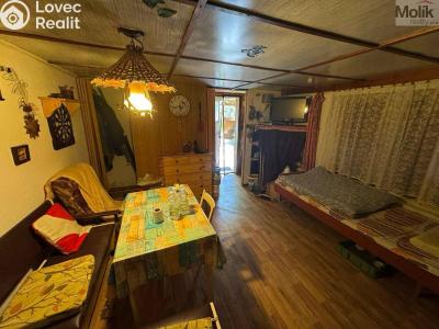 Sale hut Koštice č. 4