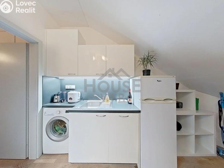 Prodej bytu 1+KK Praha, Velvarská č. 11