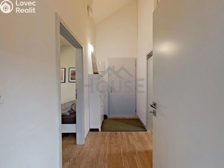 Prodej bytu 1+KK Praha, Velvarská č. 12