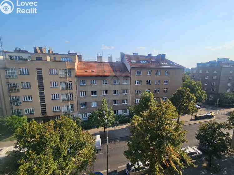 Prodej bytu 2+1 Praha, 28. pluku č. 6