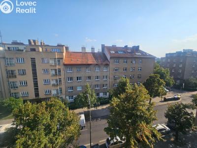 Prodej bytu 2+1 Praha, 28. pluku č. 6