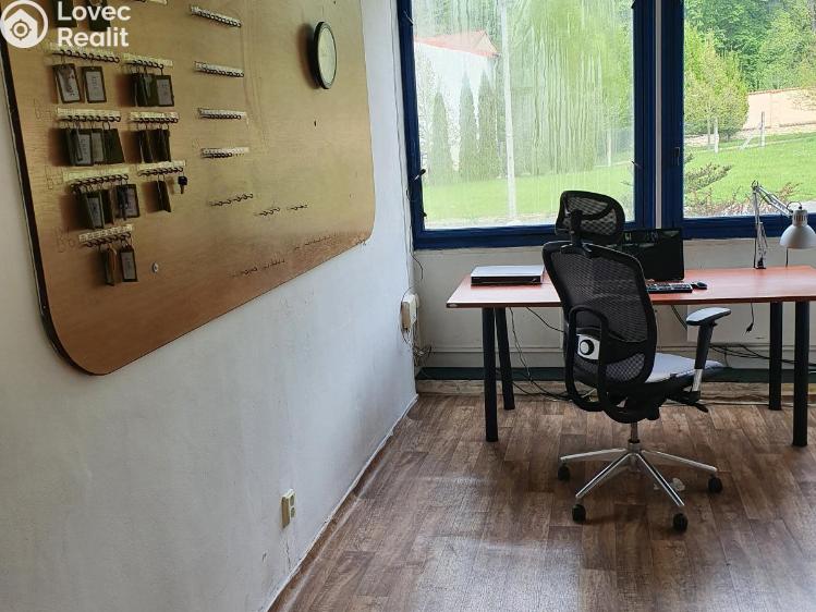 Pronájem komerční nemovitosti Korozluky č. 21