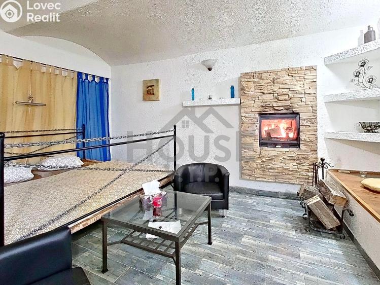 Prodej vícegeneračního domu Hýskov, Prostřední 73 č. 32