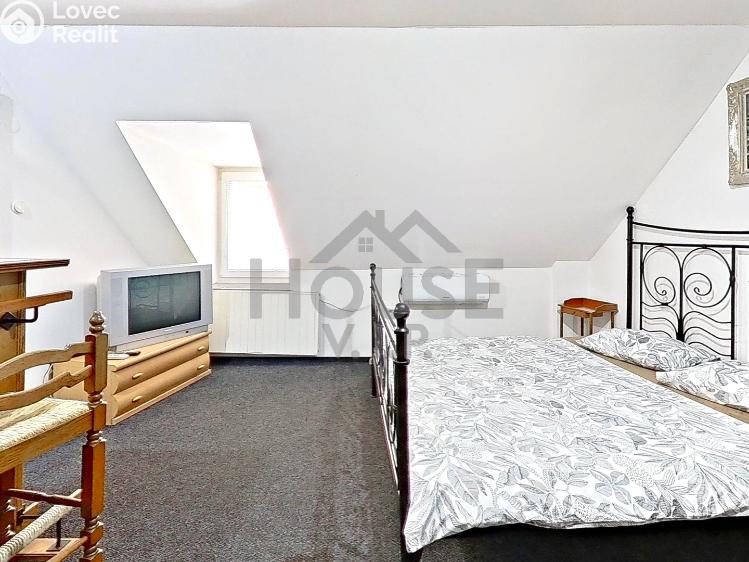 Prodej vícegeneračního domu Hýskov, Prostřední 73 č. 77