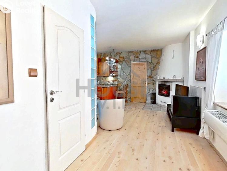 Продаж багатогенного будинку Hýskov, Prostřední 73 č. 36