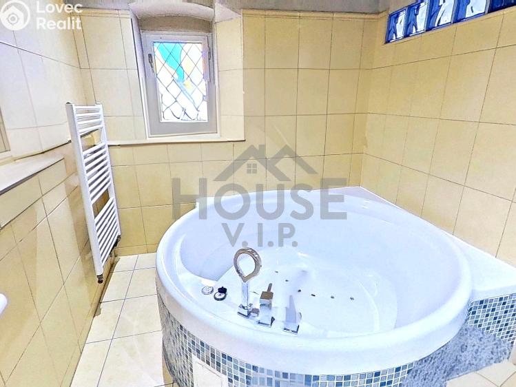 Продаж багатогенного будинку Hýskov, Prostřední 73 č. 62