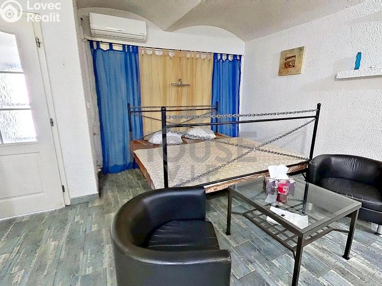 Продаж багатогенного будинку Hýskov, Prostřední 73 č. 73