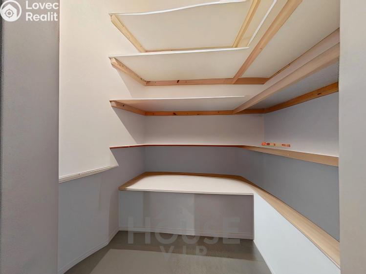 Prodej bytu 2+1 Praha č. 11