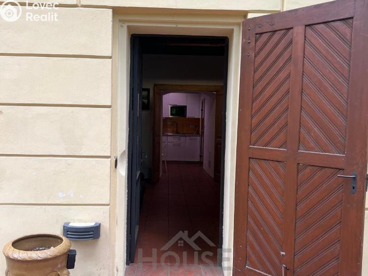 Prodej obchodního prostoru Praha č. 8