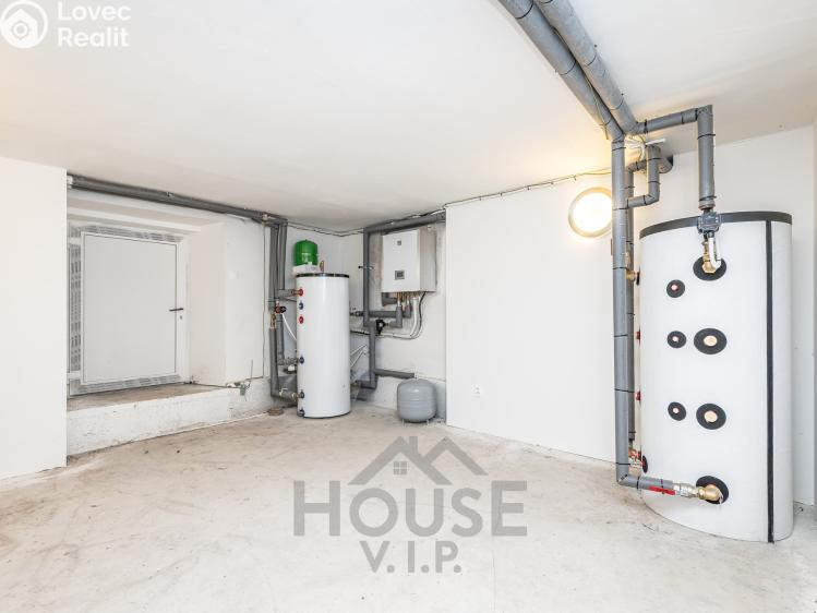 Sale multi-gen house Tuklaty, Na Rafandě č. 12