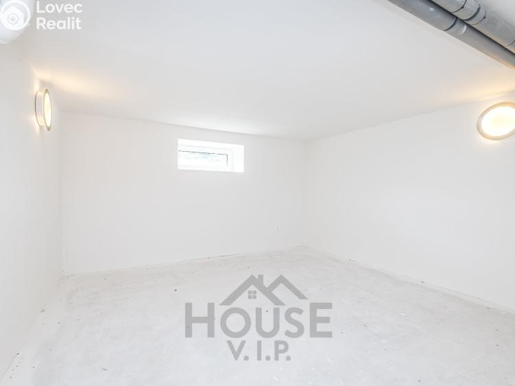 Sale multi-gen house Tuklaty, Na Rafandě č. 13