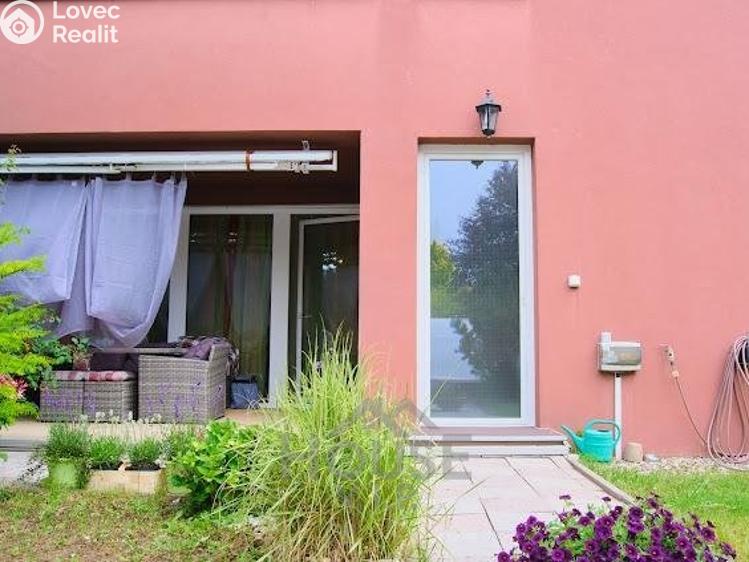 Продажа семейного дома Jenštejn, Hradní č. 8