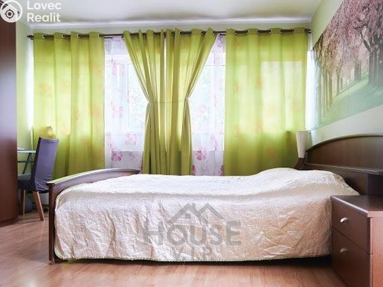 Продажа семейного дома Jenštejn, Hradní č. 13