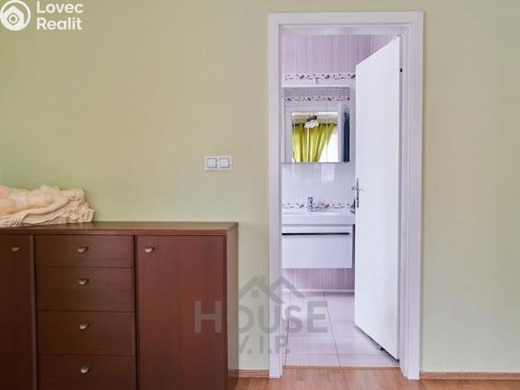 Продажа семейного дома Jenštejn, Hradní č. 14