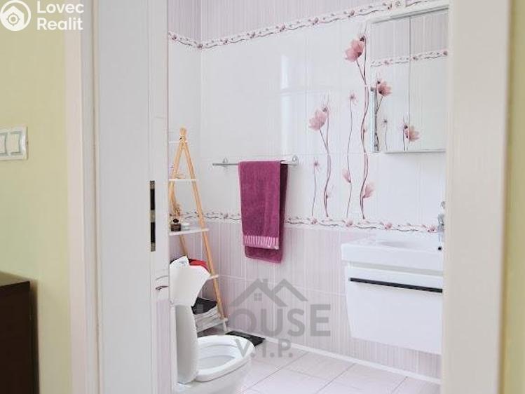 Продажа семейного дома Jenštejn, Hradní č. 16