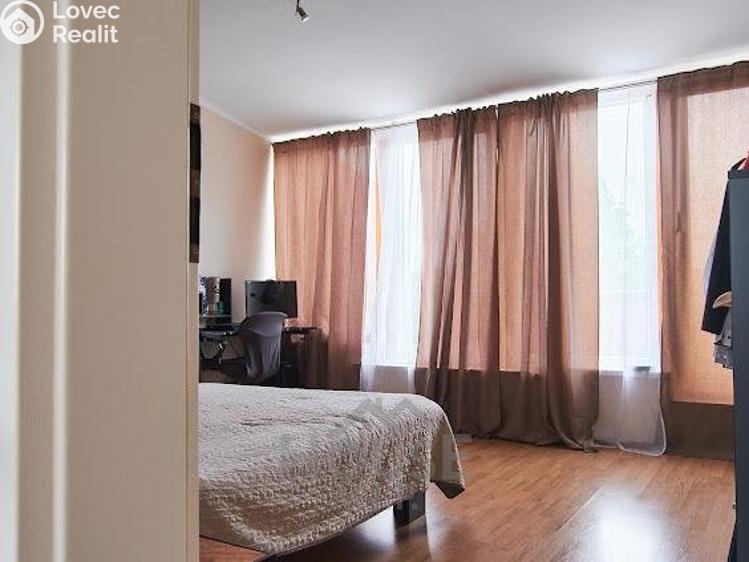 Продажа семейного дома Jenštejn, Hradní č. 21