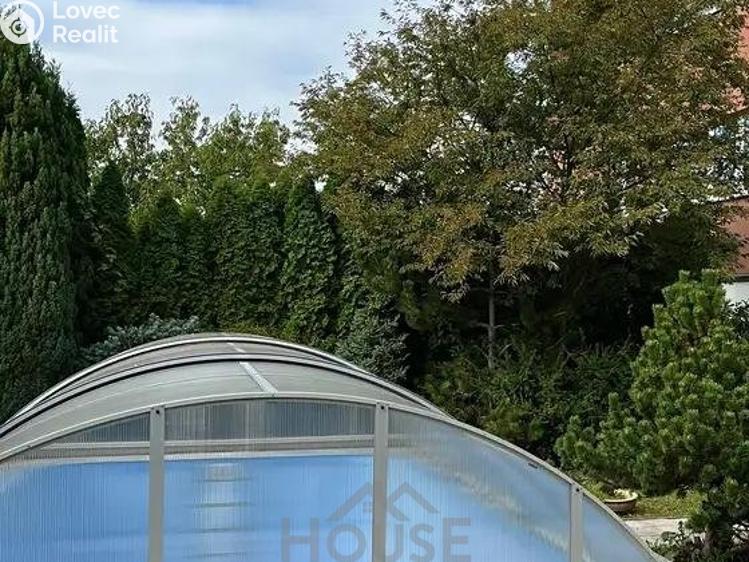 Продажа семейного дома Jenštejn, Hradní č. 24