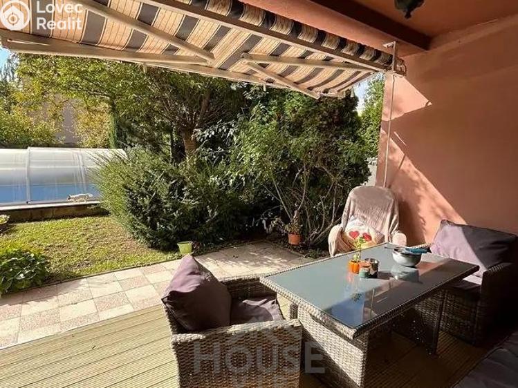 Продажа семейного дома Jenštejn, Hradní č. 25