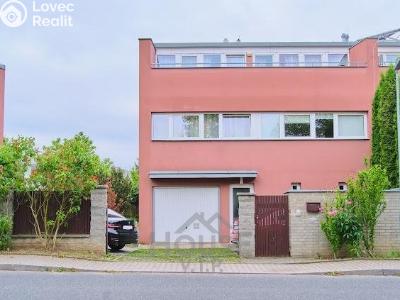 Sale family house Jenštejn, Hradní č. 1