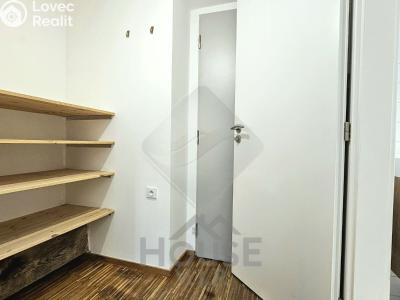Sale apartment 1+KK Praha, V Zámcích č. 6