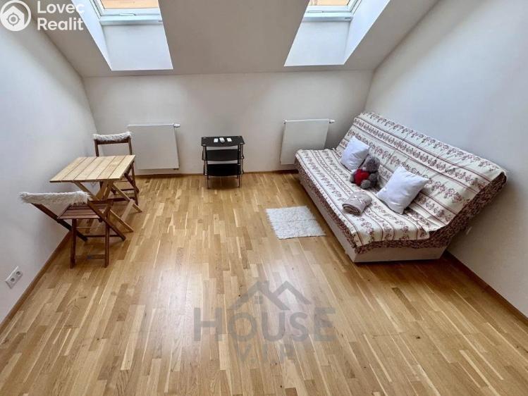 Pronájem bytu 1+KK Praha, Tyršova č. 2