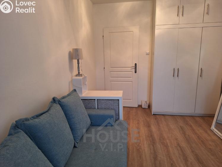 Pronájem bytu 4+KK Praha, Kazašská č. 12