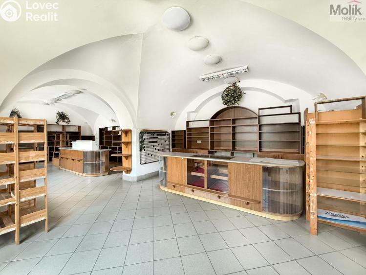 Rent commercial space Osek, náměstí Klášterní č. 3