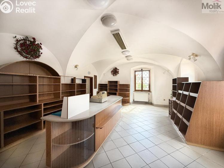 Rent commercial space Osek, náměstí Klášterní č. 5