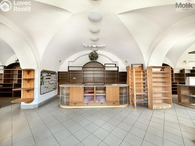 Rent commercial space Osek, náměstí Klášterní č. 7