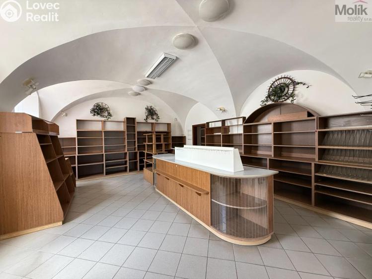 Rent commercial space Osek, náměstí Klášterní č. 10