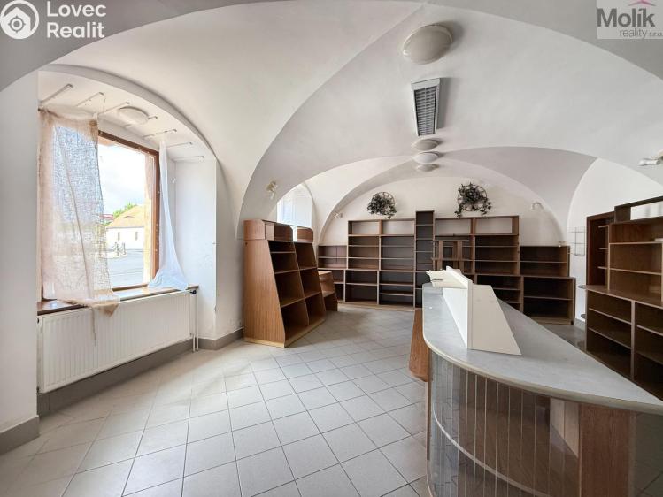 Rent commercial space Osek, náměstí Klášterní č. 13