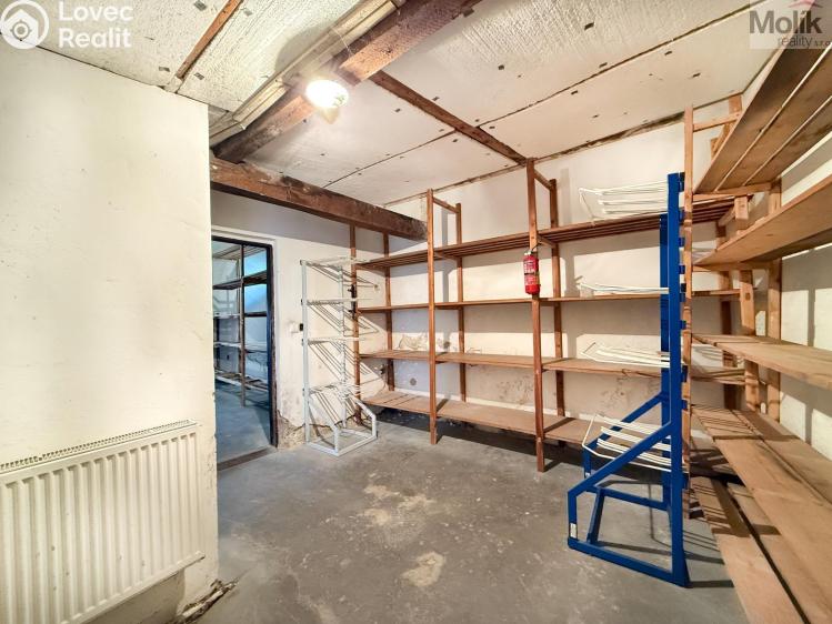 Rent commercial space Osek, náměstí Klášterní č. 20