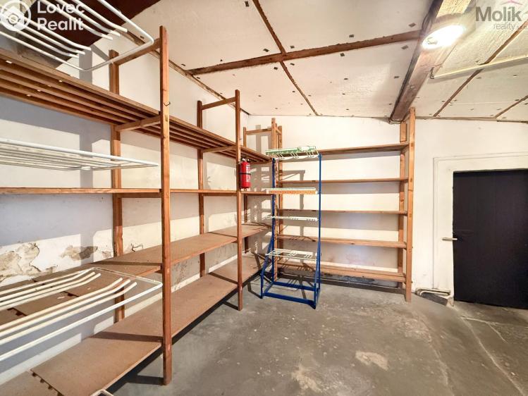 Rent commercial space Osek, náměstí Klášterní č. 22