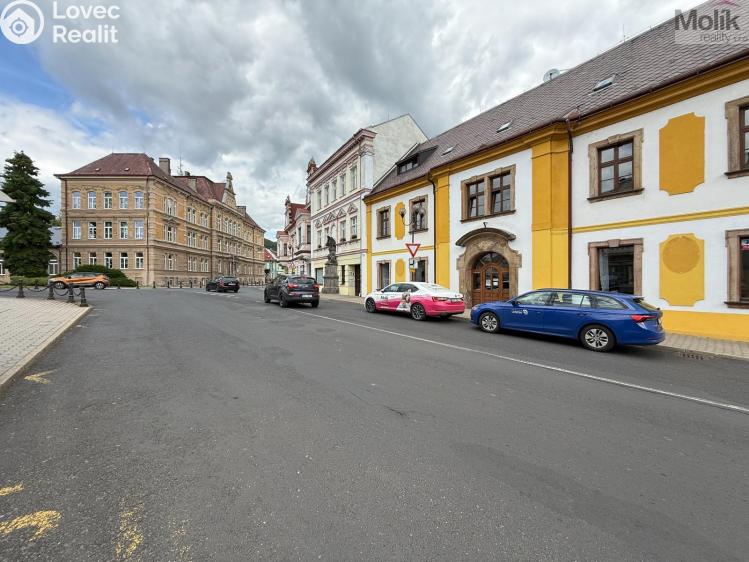 Rent commercial space Osek, náměstí Klášterní č. 25