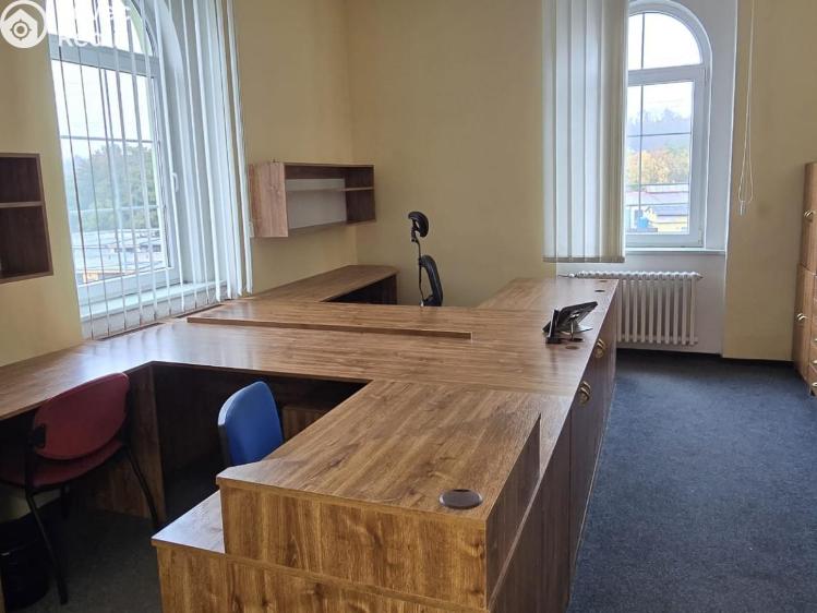 Rent commercial space Bílina, Náměstí 4/2 č. 10