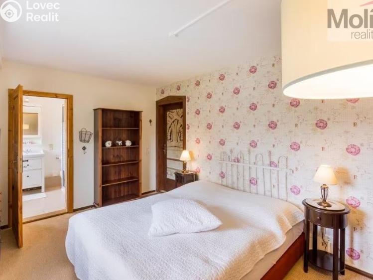 Sale multi-gen house Jonsdorf č. 8