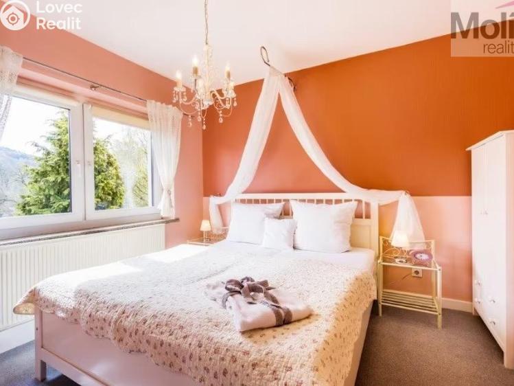 Sale multi-gen house Jonsdorf č. 9