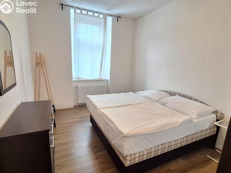 Prodej bytu 3+1 Teplice, Zeyerovo náměstí 1298/4 č. 9