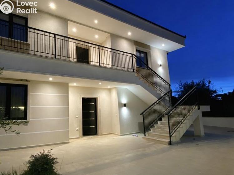 Sale villa Spille č. 12