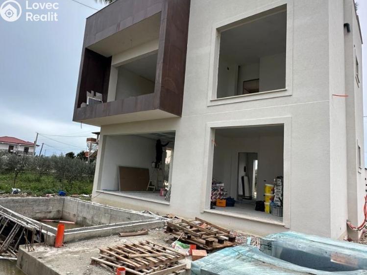 Sale villa Spille č. 6