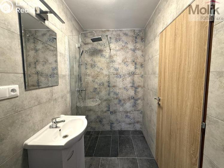 Pronájem bytu 3+1 Meziboří, Pod strání č. 1