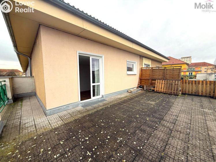 Pronájem bytu 1+KK Most, Josefa Skupy č. 1